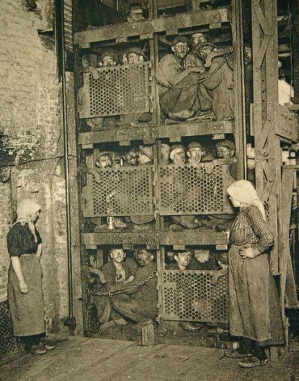 italian-coal-miners-working-in-belgium